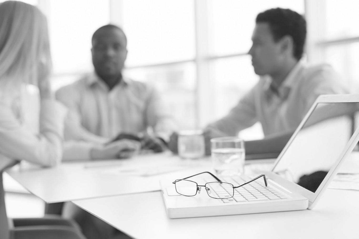 Interactive financial planning session with real case studies and group collaboration